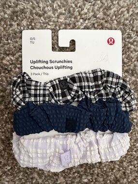 Lululemon Uplifting Scrunchies 3-Pack – Black Plaid, Navy, Light Lavender